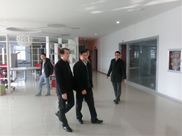 江苏省科协领导来登录入口药业开展专题调研