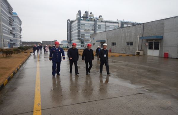 江市长带队到登录入口药业检查安全生产工作